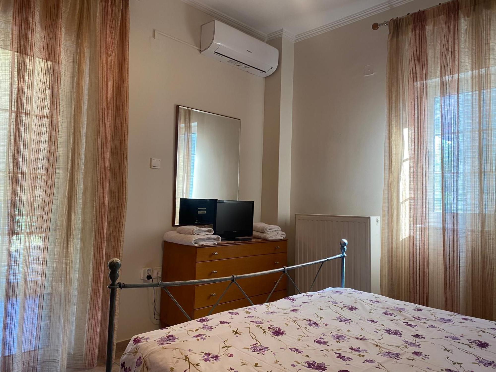 Cozy & Quiet City Apartment Trikala  Exterior photo
